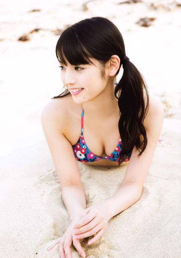 Sayumi Michishige "Beauty Rufille" + - + 9 ..