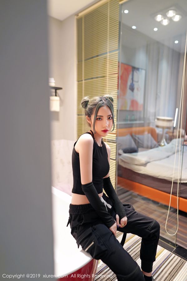 Jia Shihan "Les longues et belles jambes de Xin sont droites et lisses" [秀 人 XiuRen] No.1644