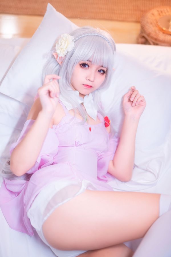 Stupid Momo, "Emilia's Pajamas"