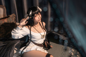 [Net Red COSER] Anime Blogger Stupid Momo - Albedo Pullover